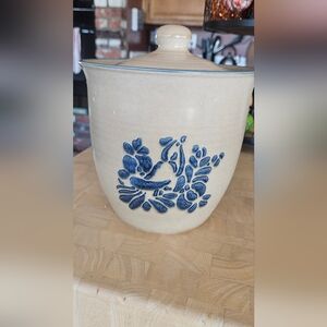 Pfaltzgraff Vintage Folk Art Canister Made in USA. In new condition. No chips